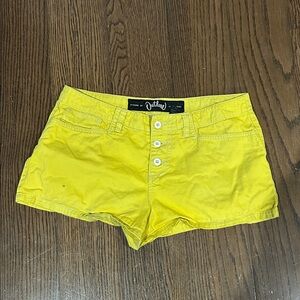 Outlaw Bright Yellow Women's Button-Front Jean Shorts Vtg short Sz 7